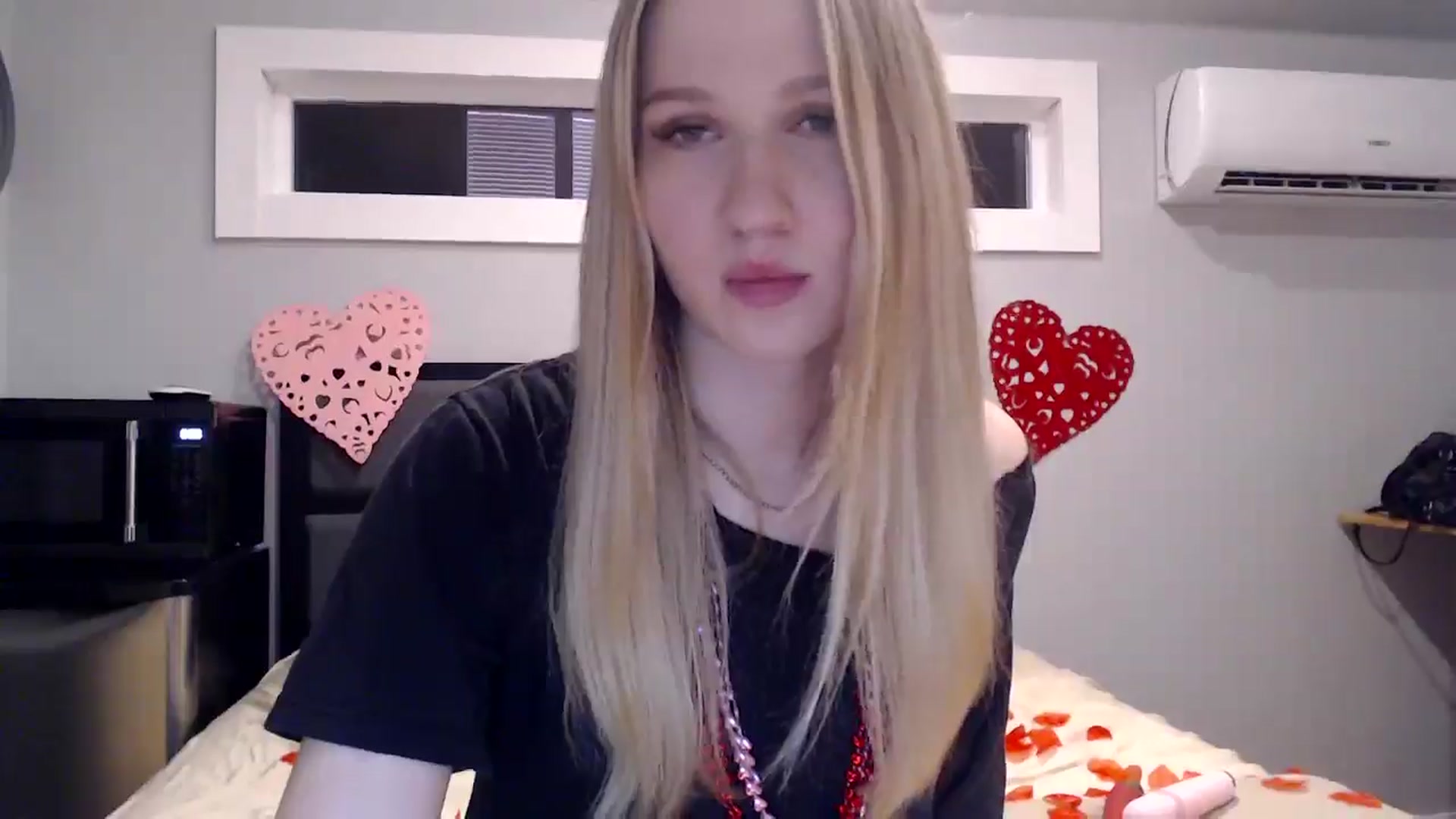 Gallery image thumbnail from AnyaSweets's myfreecams stream on, 02/15/2025, 02:04 image 3 of 20