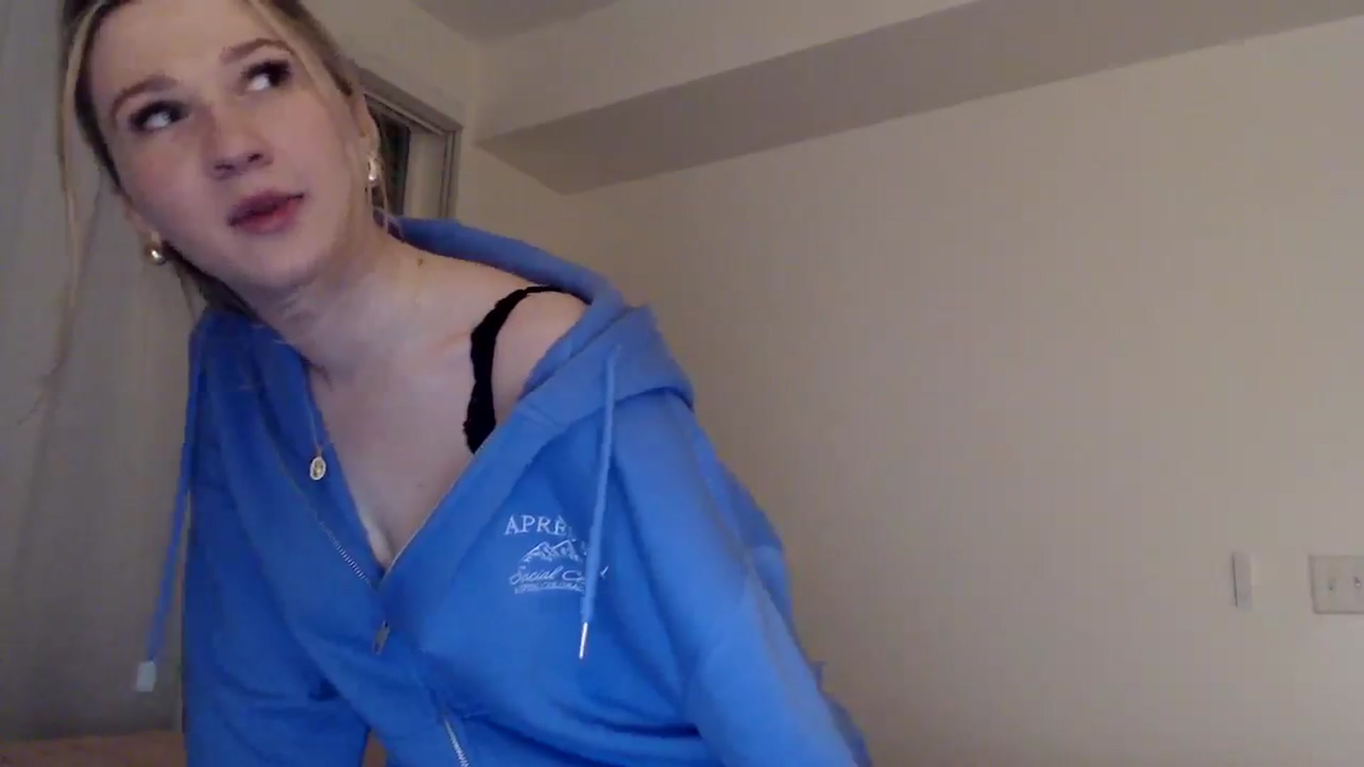 Gallery image thumbnail from AnyaSweets's myfreecams stream on, 02/26/2025, 03:05 image 4 of 20