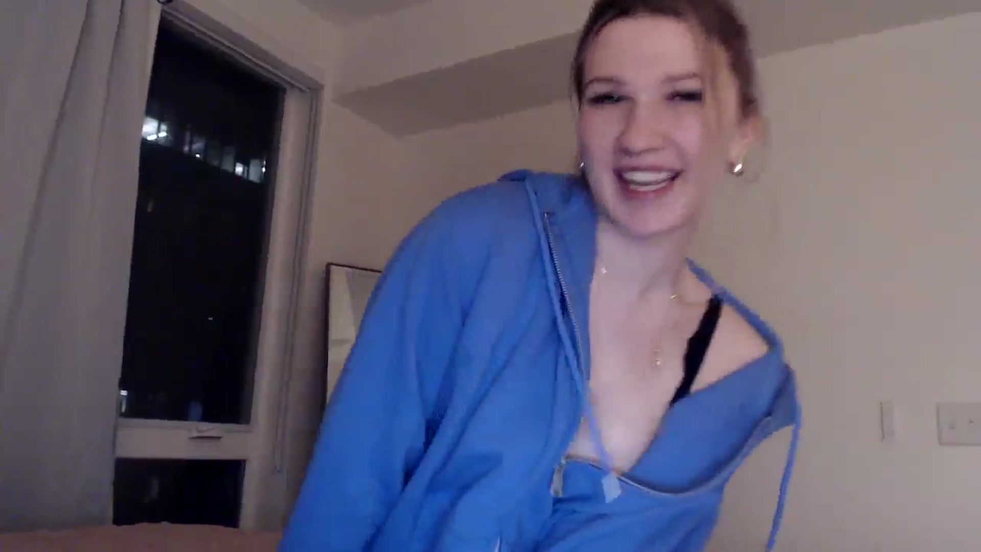 Gallery image thumbnail from AnyaSweets's myfreecams stream on, 02/26/2025, 03:05 image 10 of 20