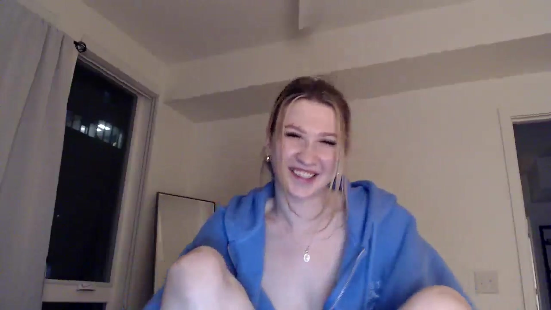 Gallery image thumbnail from AnyaSweets's myfreecams stream on, 02/26/2025, 04:19 image 2 of 20
