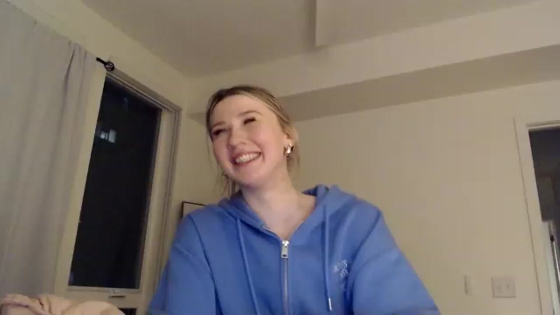 Gallery image thumbnail from AnyaSweets's myfreecams stream on, 02/26/2025, 04:52 image 4 of 20