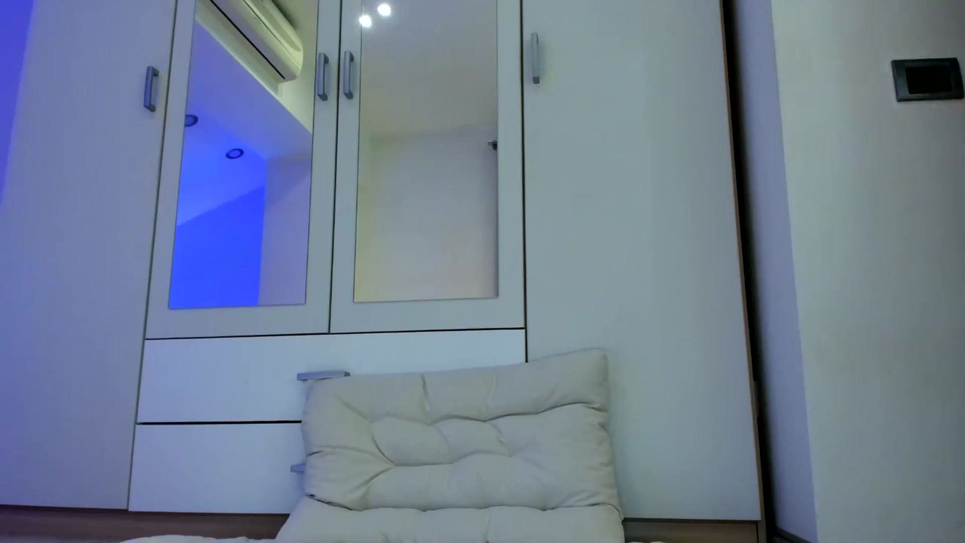Gallery image thumbnail from AnyaThorne's myfreecams stream on, 02/27/2025, 07:27 image 15 of 20
