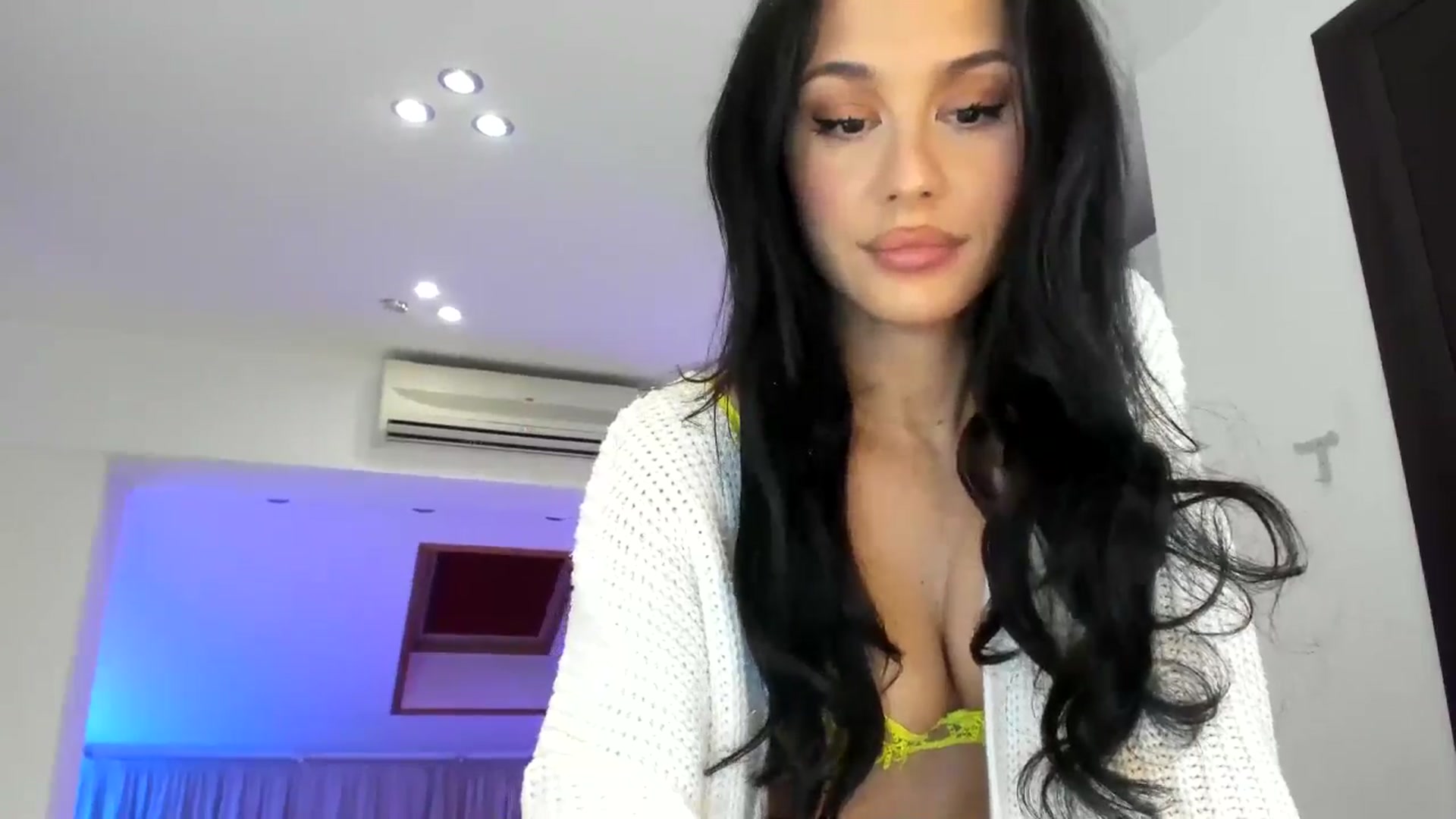 Gallery image thumbnail from AnyaThorne's myfreecams stream on, 03/15/2025, 05:42 image 12 of 20