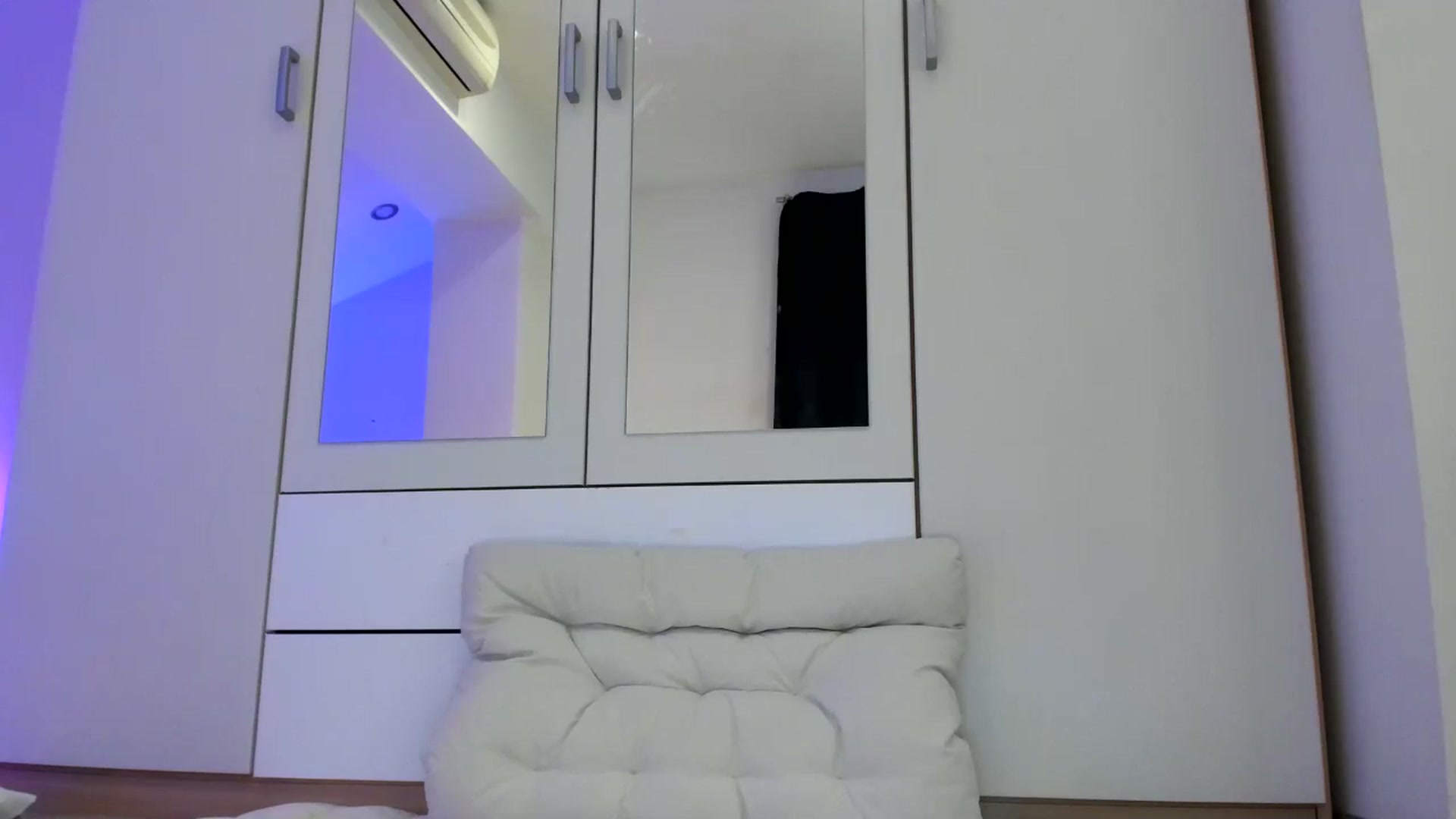 Gallery image thumbnail from AnyaThorne's myfreecams stream on, 04/04/2025, 05:06 image 15 of 20