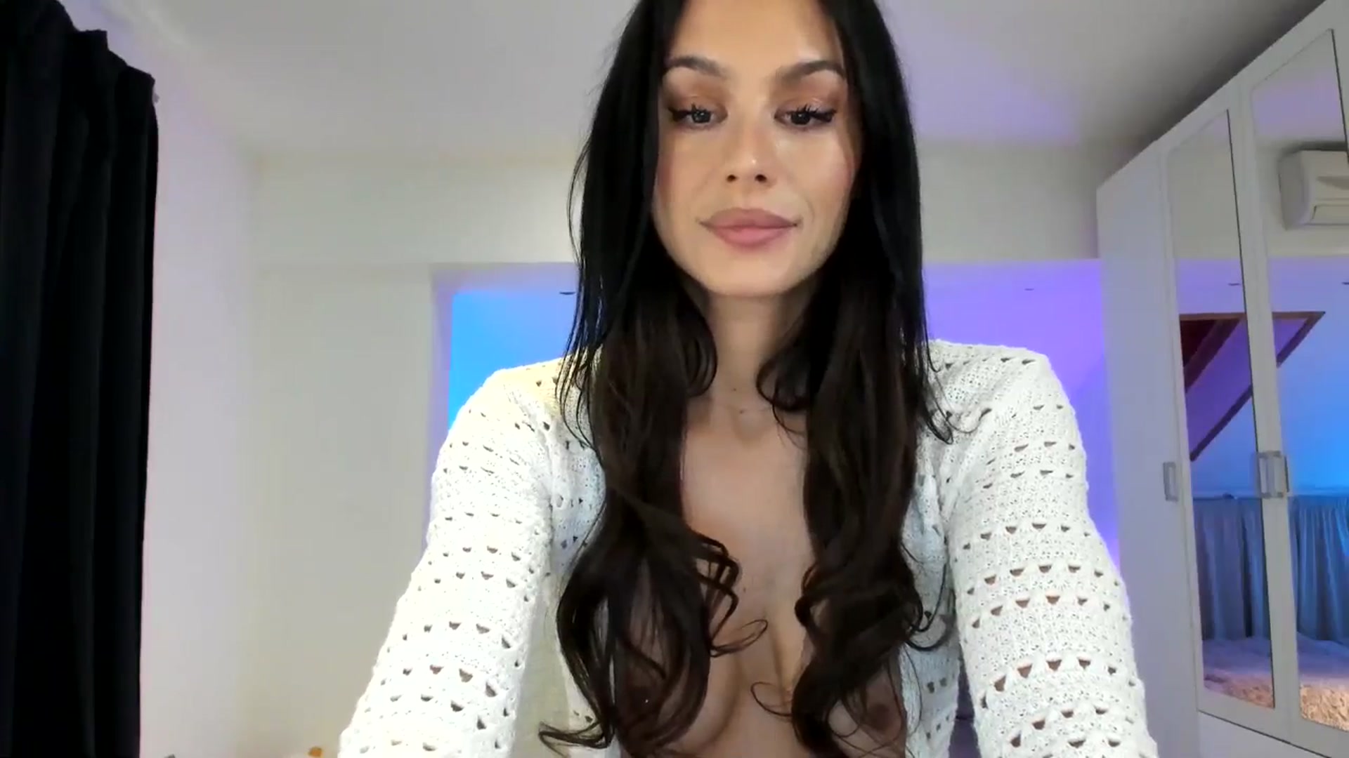 Gallery image thumbnail from AnyaThorne's myfreecams stream on, 04/04/2025, 06:00 image 13 of 20
