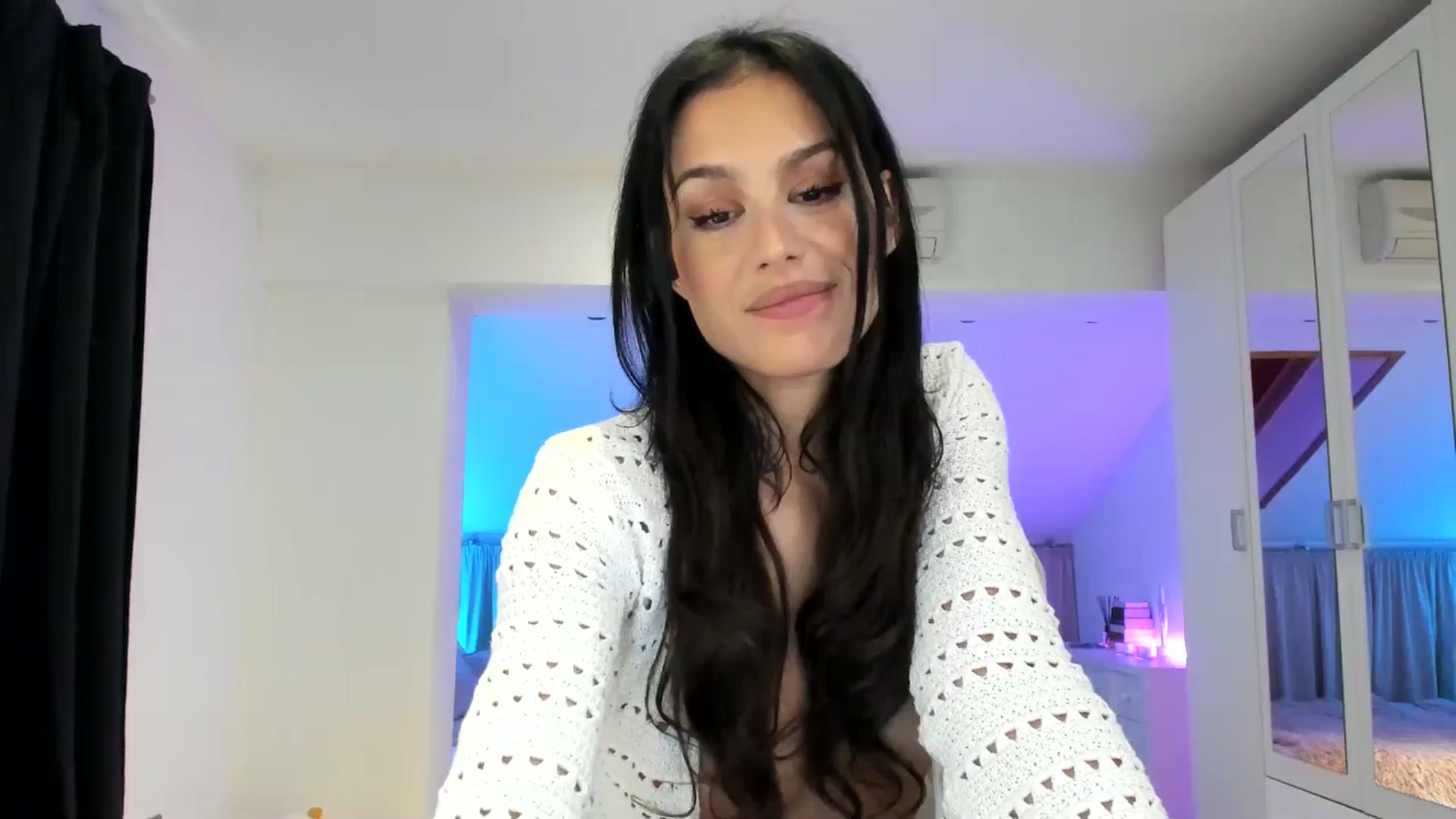 Gallery image thumbnail from AnyaThorne's myfreecams stream on, 04/04/2025, 06:00 image 11 of 20