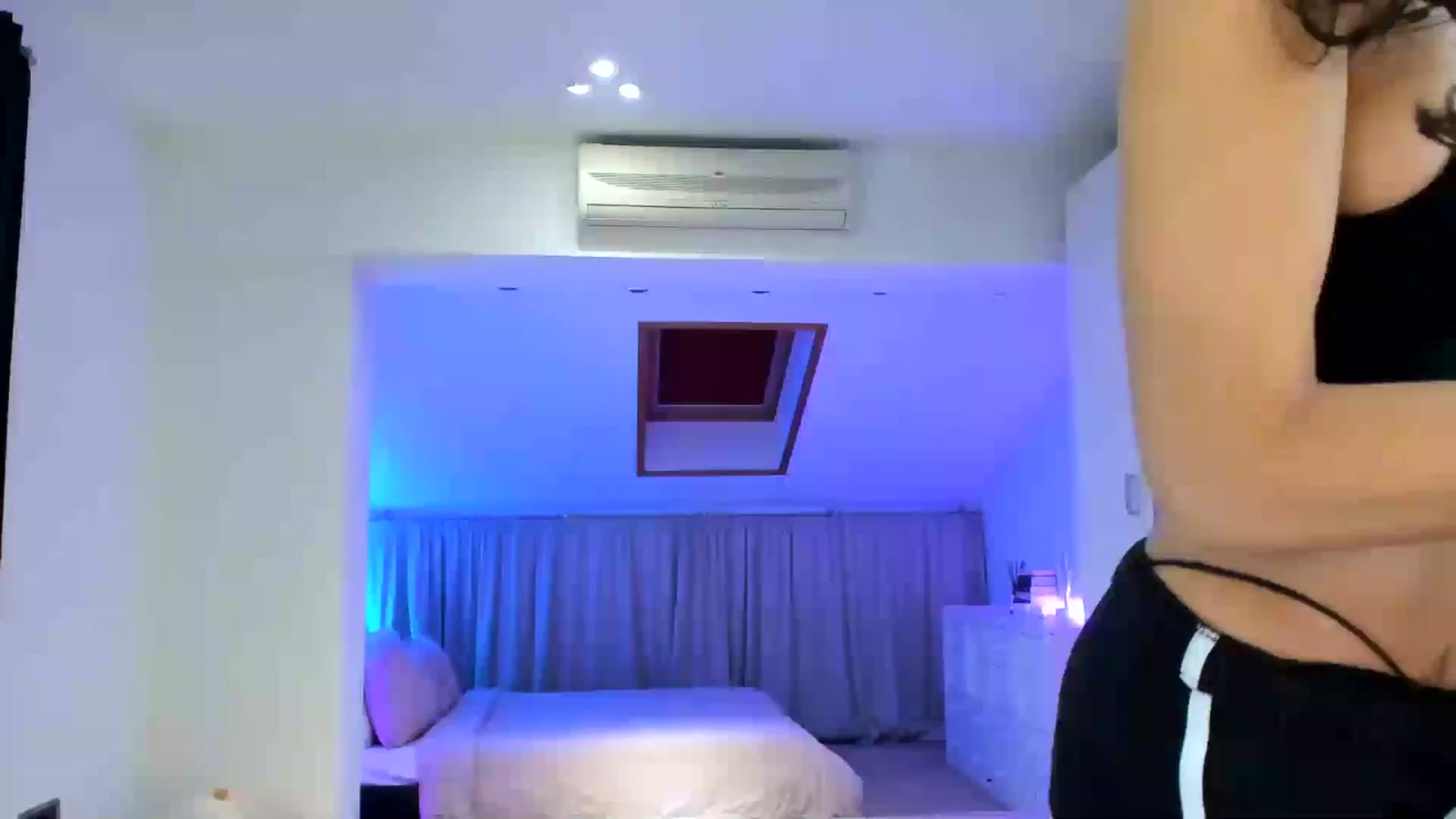 Gallery image thumbnail from AnyaThorne's myfreecams stream on, 05/05/2025, 04:52 image 2 of 20