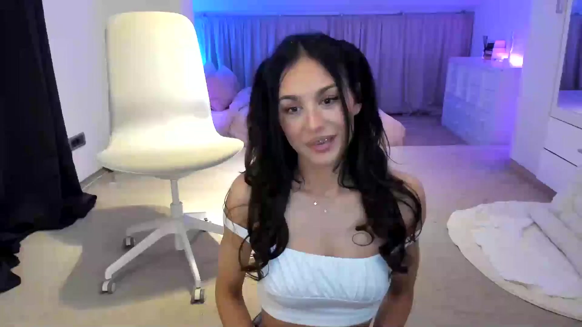 Gallery image thumbnail from AnyaThorne's myfreecams stream on, 05/13/2025, 19:25 image 10 of 20