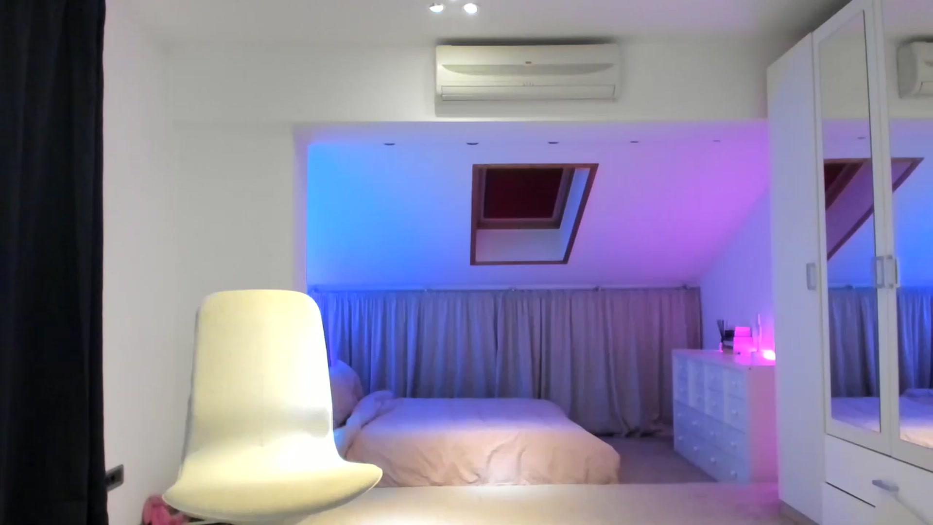 Gallery image thumbnail from AnyaThorne's myfreecams stream on, 05/13/2025, 19:25 image 15 of 20