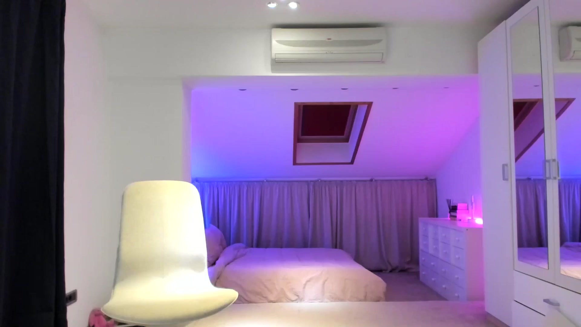 Gallery image thumbnail from AnyaThorne's myfreecams stream on, 05/13/2025, 19:25 image 18 of 20