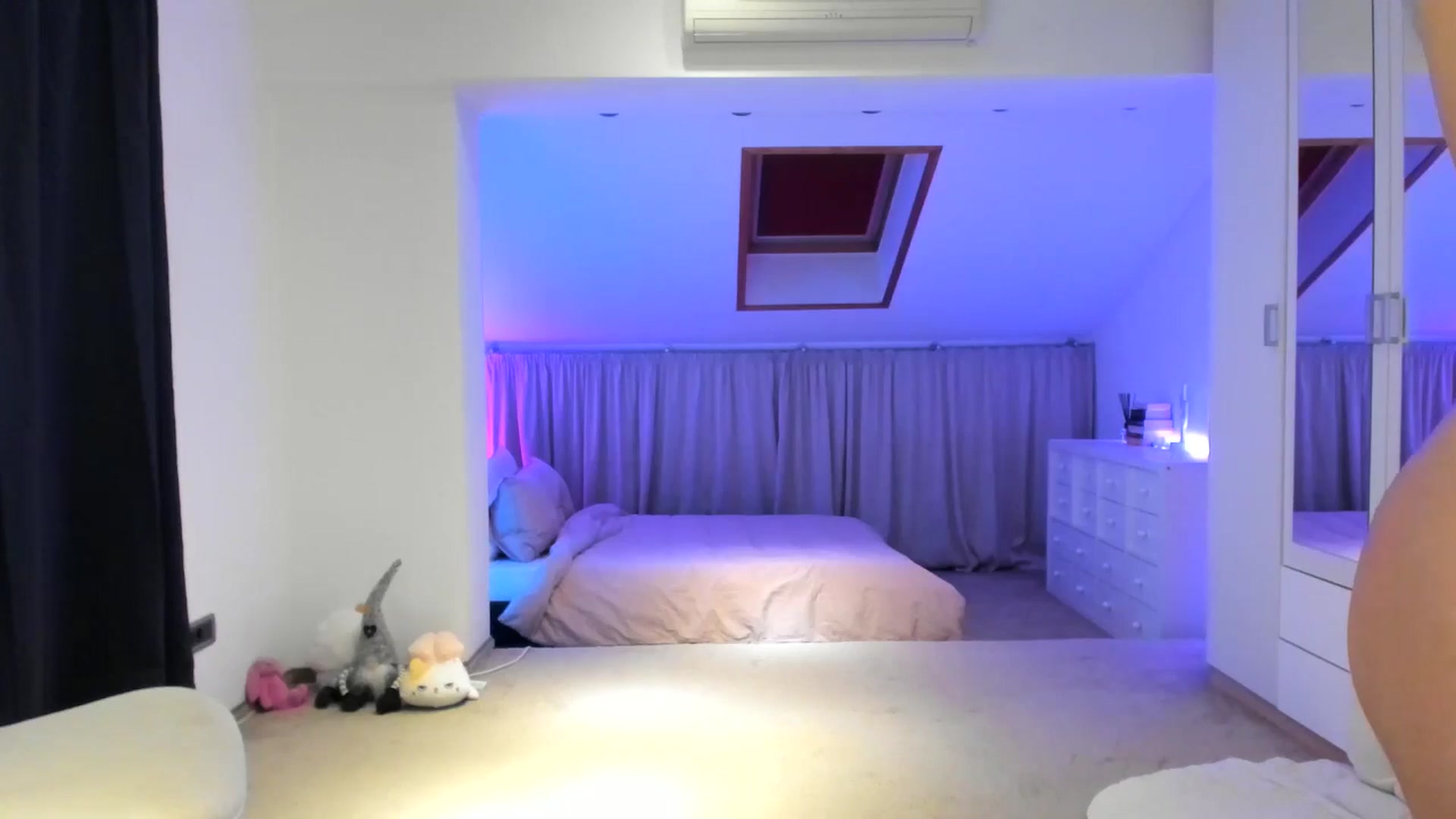 Gallery image thumbnail from AnyaThorne's myfreecams stream on, 05/14/2025, 01:18 image 2 of 20