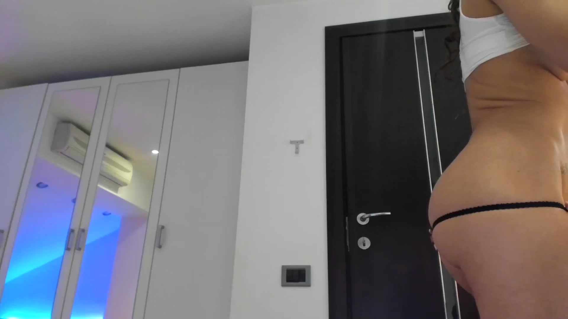Gallery image thumbnail from AnyaThorne's myfreecams stream on, 05/14/2025, 02:23 image 7 of 20