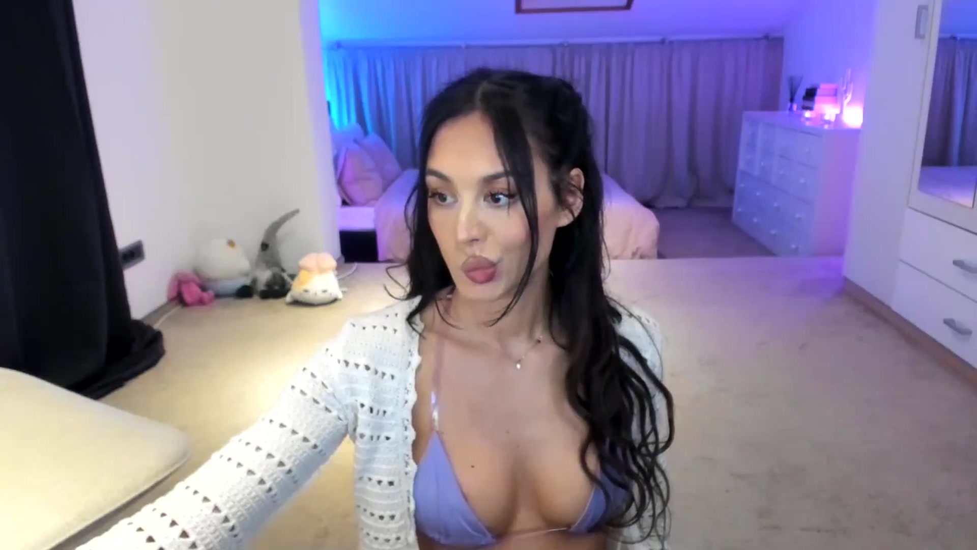 Gallery image thumbnail from AnyaThorne's myfreecams stream on, 06/16/2025, 03:22 image 3 of 20