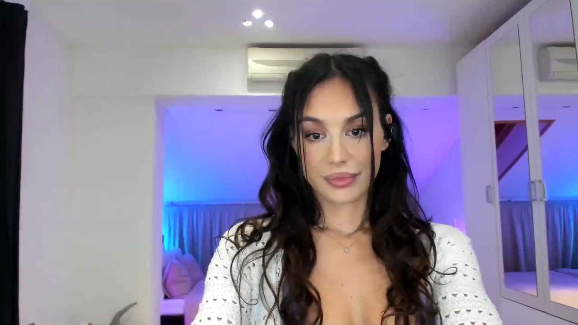 Gallery image thumbnail from AnyaThorne's myfreecams stream on, 06/16/2025, 03:22 image 17 of 20