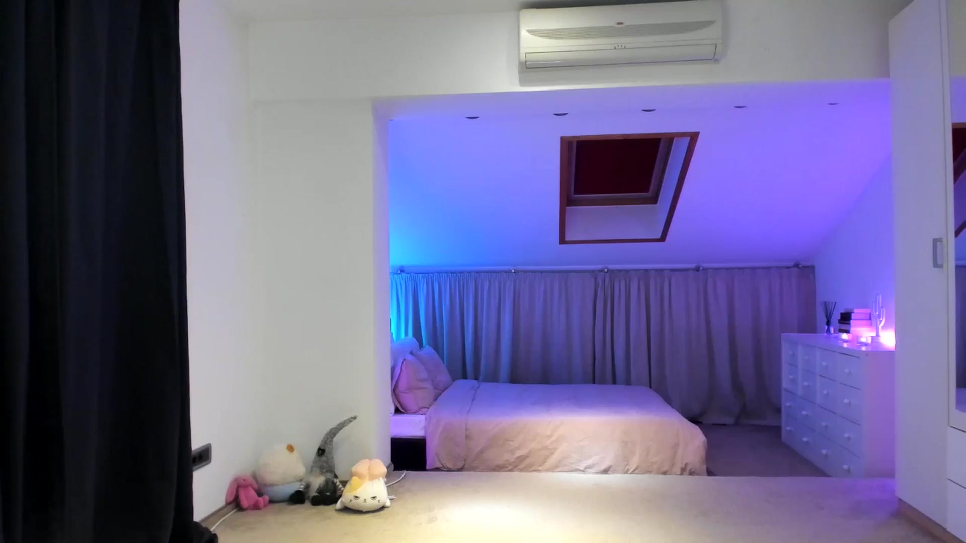 Gallery image thumbnail from AnyaThorne's myfreecams stream on, 06/16/2025, 03:22 image 8 of 20