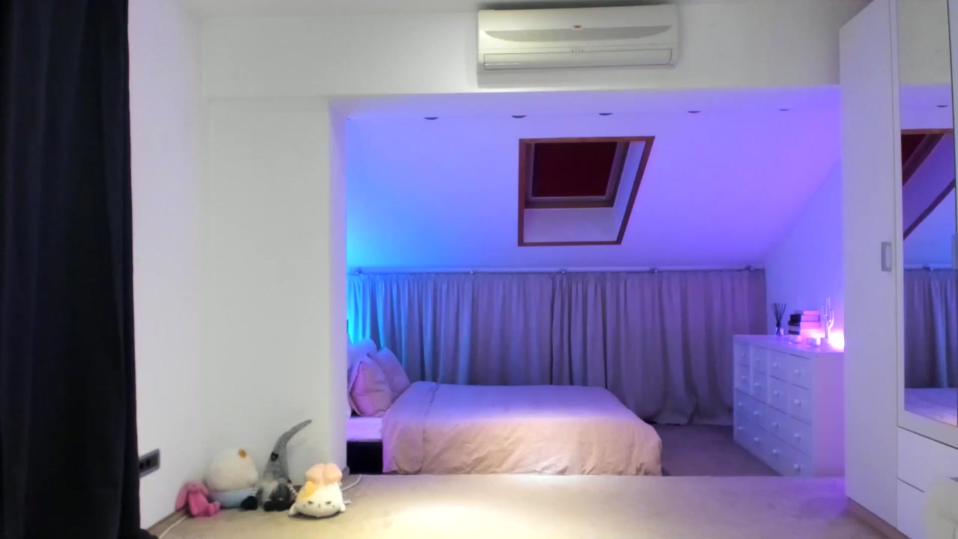 Gallery image thumbnail from AnyaThorne's myfreecams stream on, 06/16/2025, 06:28 image 5 of 20