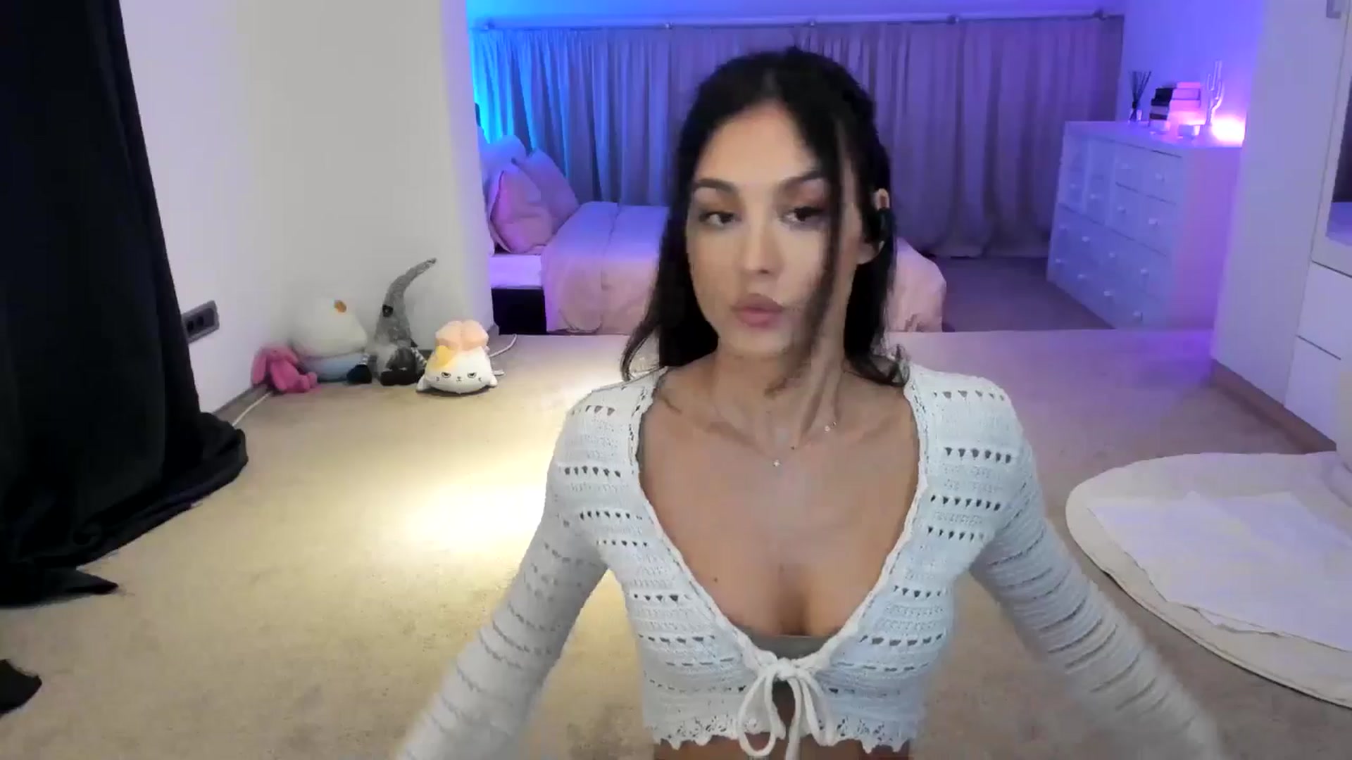 Gallery image thumbnail from AnyaThorne's myfreecams stream on, 06/16/2025, 06:28 image 12 of 20