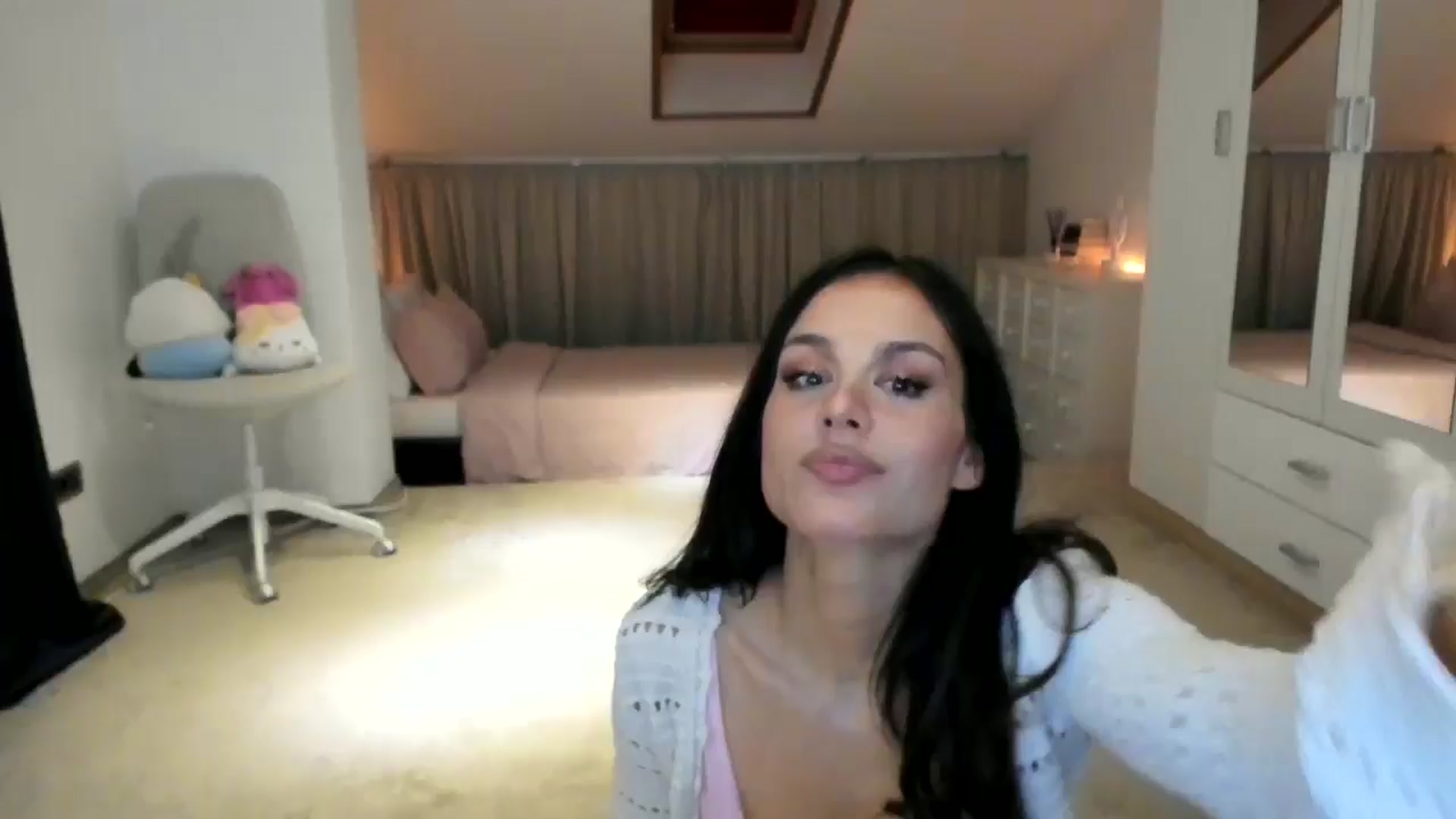 Gallery image thumbnail from AnyaThorne's myfreecams stream on, 07/01/2025, 07:12 image 9 of 20