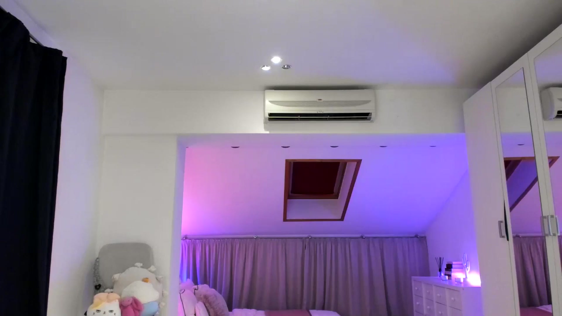 Gallery image thumbnail from AnyaThorne's myfreecams stream on, 08/28/2025, 01:42 image 15 of 20