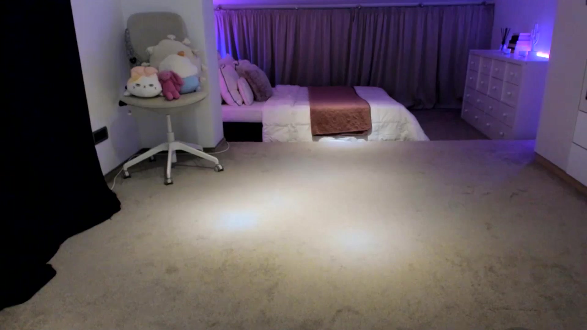 Gallery image thumbnail from AnyaThorne's myfreecams stream on, 08/28/2025, 01:42 image 12 of 20