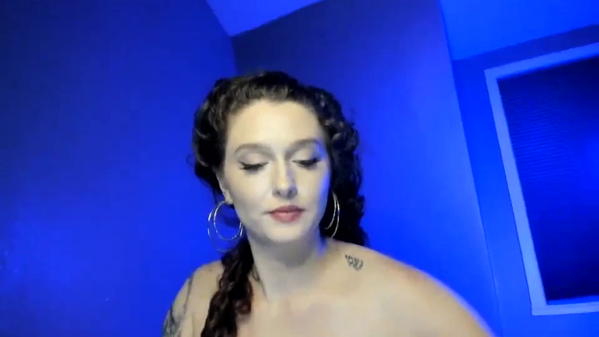 Gallery image thumbnail from Anyaa's myfreecams stream on, 01/01/2026, 11:56 image 2 of 20