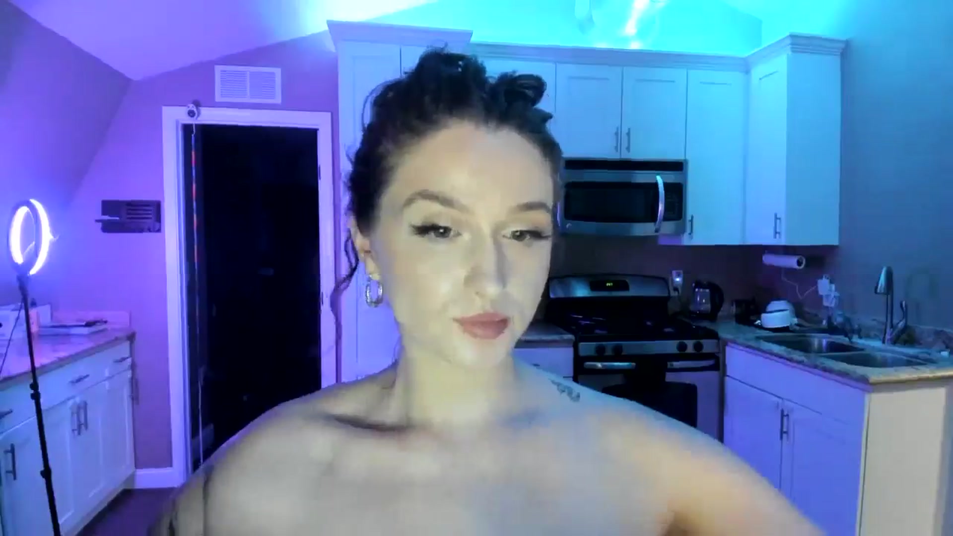 Gallery image thumbnail from Anyaa's myfreecams stream on, 03/01/2026, 11:06 image 8 of 20