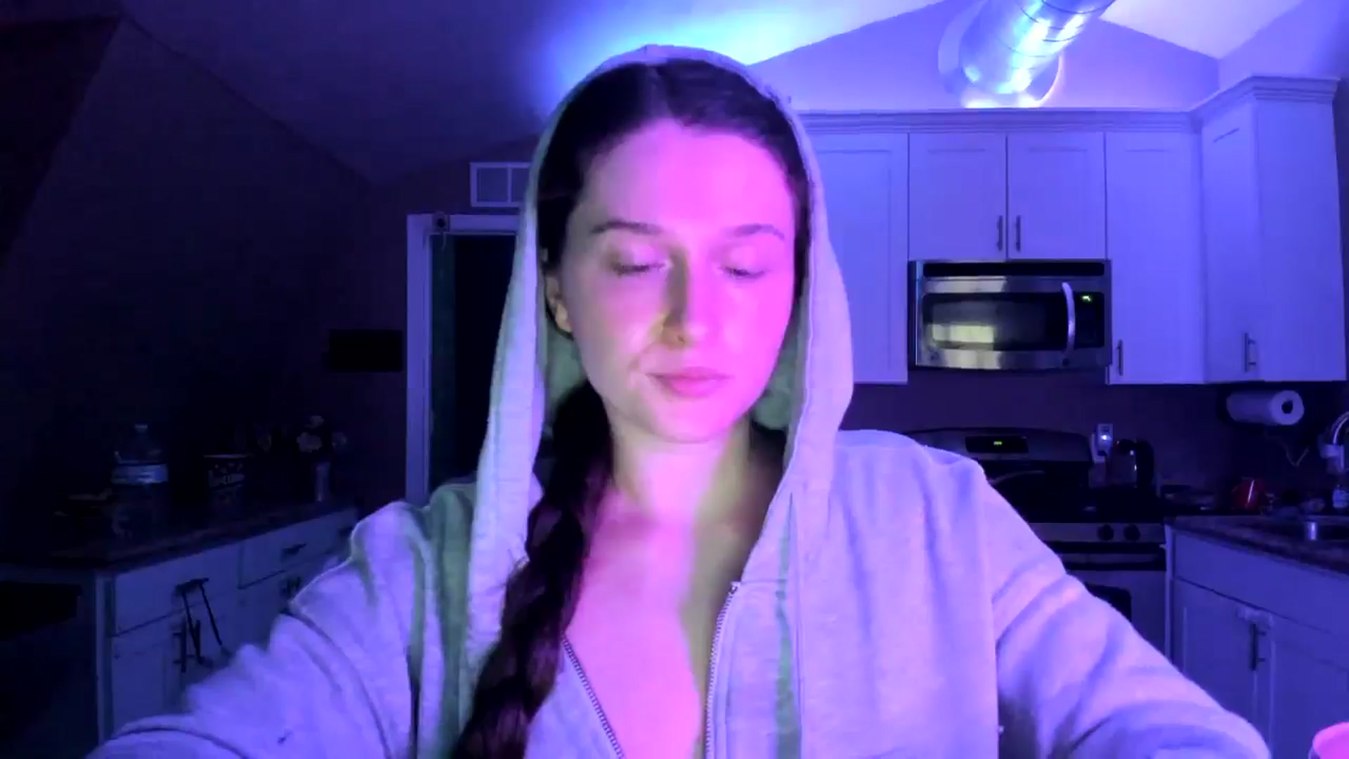 Gallery image thumbnail from Anyaa's myfreecams stream on, 04/16/2026, 08:47 image 18 of 20