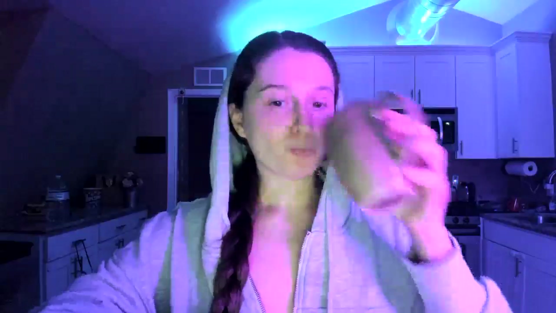 Gallery image thumbnail from Anyaa's myfreecams stream on, 04/16/2026, 08:47 image 11 of 20