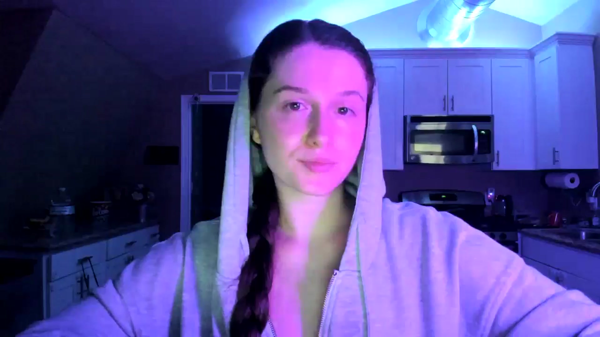 Gallery image thumbnail from Anyaa's myfreecams stream on, 04/16/2026, 08:47 image 6 of 20