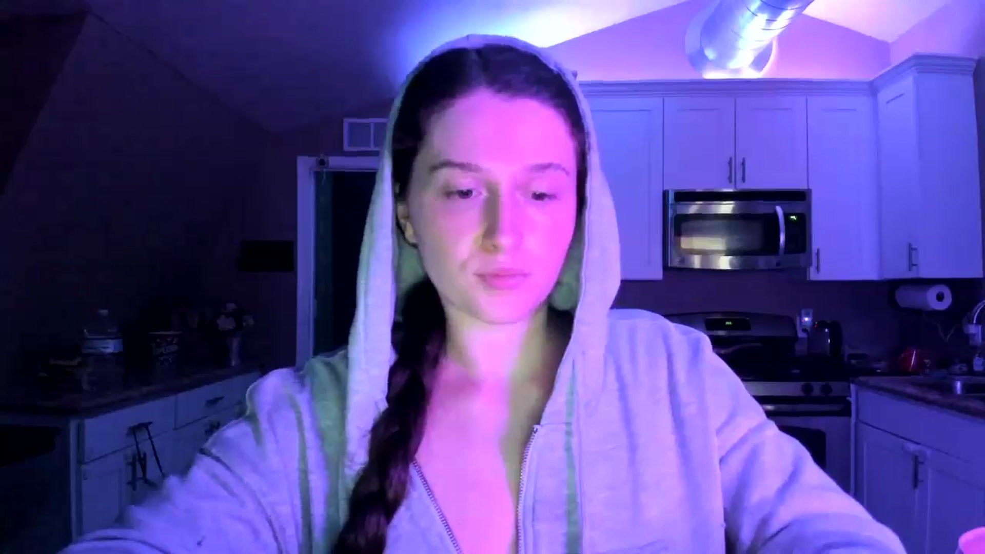 Gallery image thumbnail from Anyaa's myfreecams stream on, 04/16/2026, 08:47 image 17 of 20
