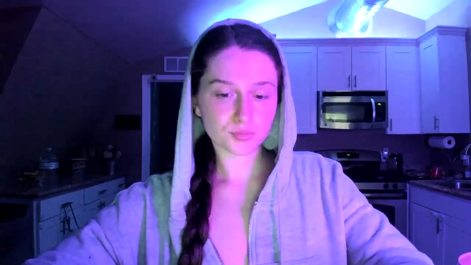 Gallery image thumbnail from Anyaa's myfreecams stream on, 04/16/2026, 08:47 image 16 of 20