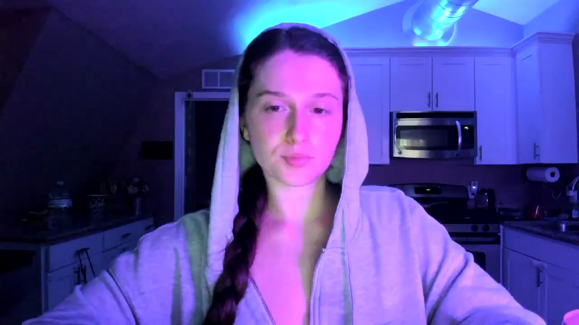 Gallery image thumbnail from Anyaa's myfreecams stream on, 04/16/2026, 08:47 image 19 of 20