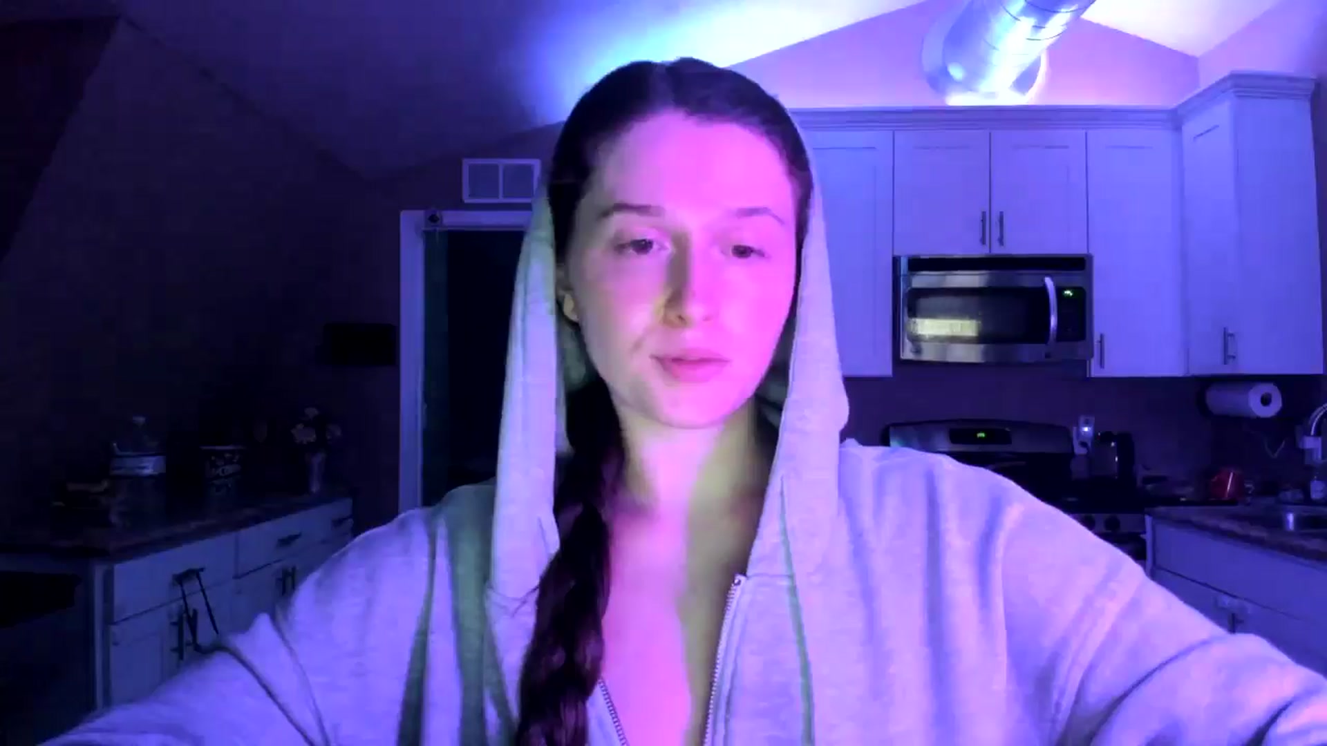 Gallery image thumbnail from Anyaa's myfreecams stream on, 04/16/2026, 08:47 image 7 of 20