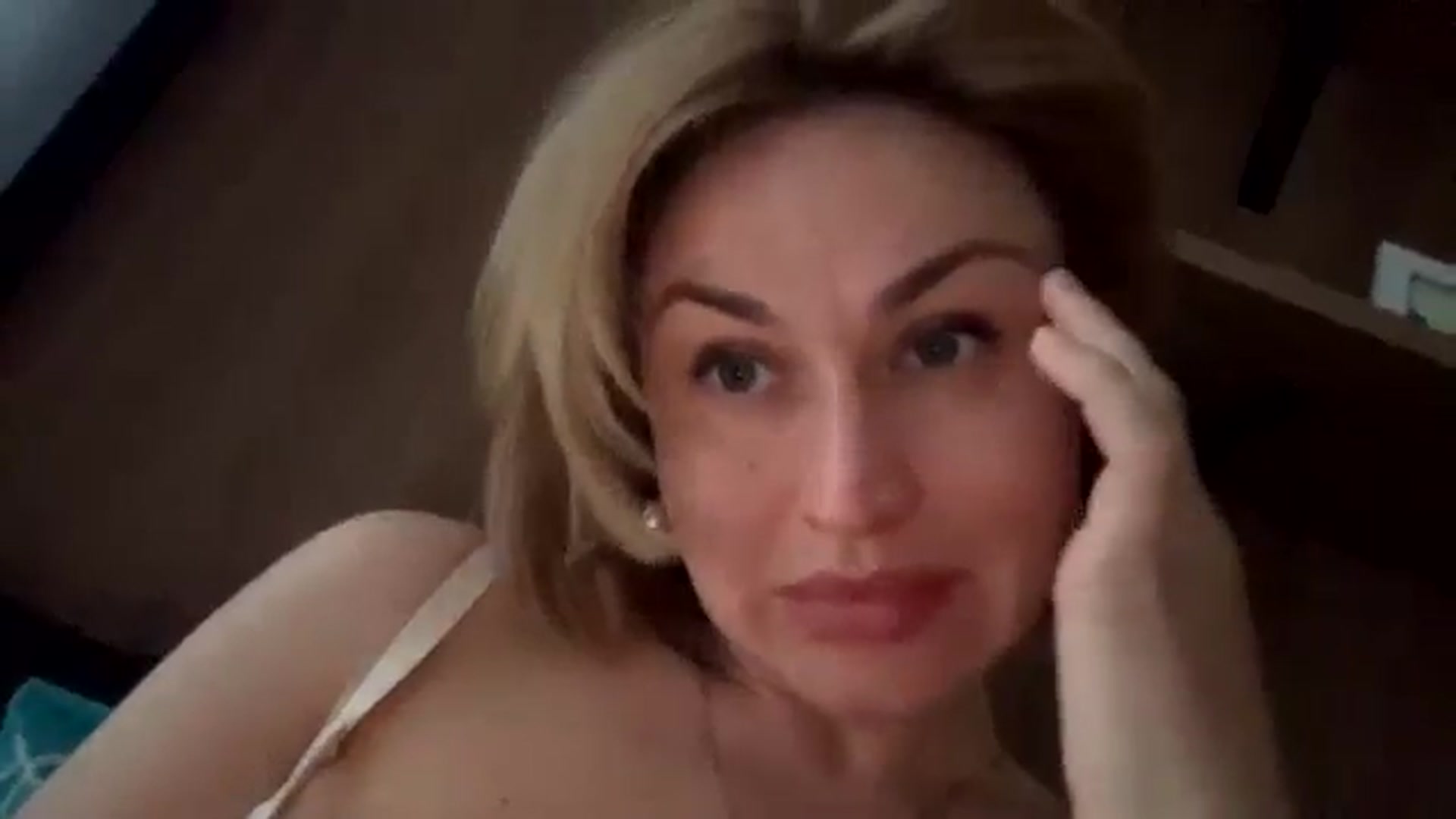 Gallery image thumbnail from AnyainLove's myfreecams stream on, 04/07/2026, 05:03 image 15 of 20