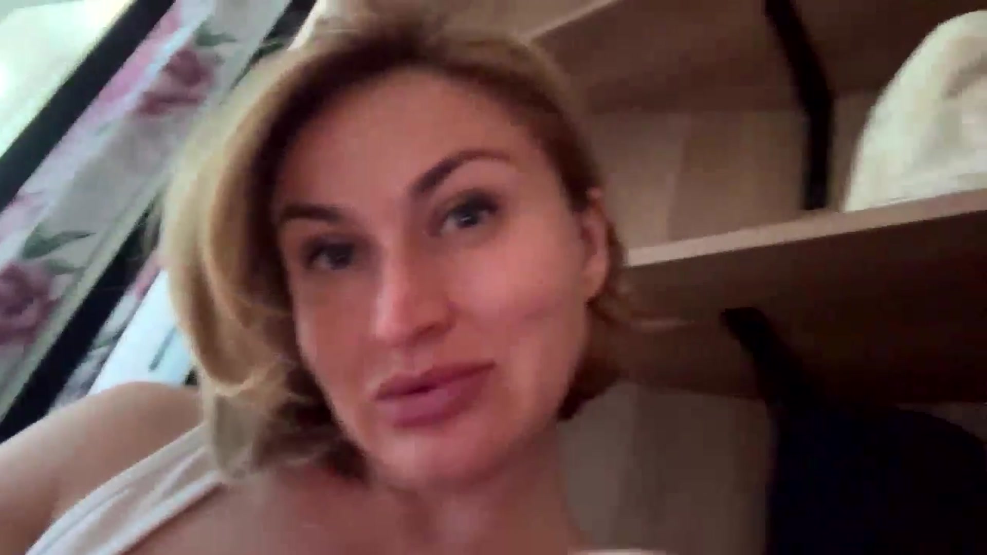 Gallery image thumbnail from AnyainLove's myfreecams stream on, 05/10/2026, 04:42 image 15 of 20