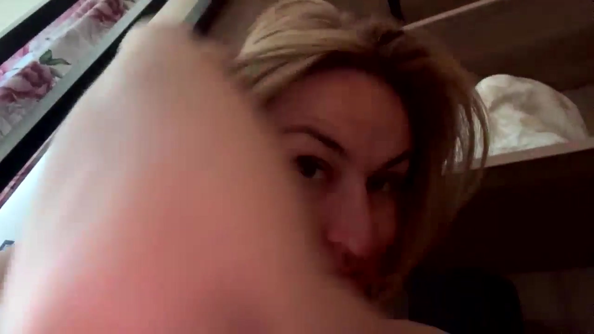 Gallery image thumbnail from AnyainLove's myfreecams stream on, 05/10/2026, 04:42 image 10 of 20