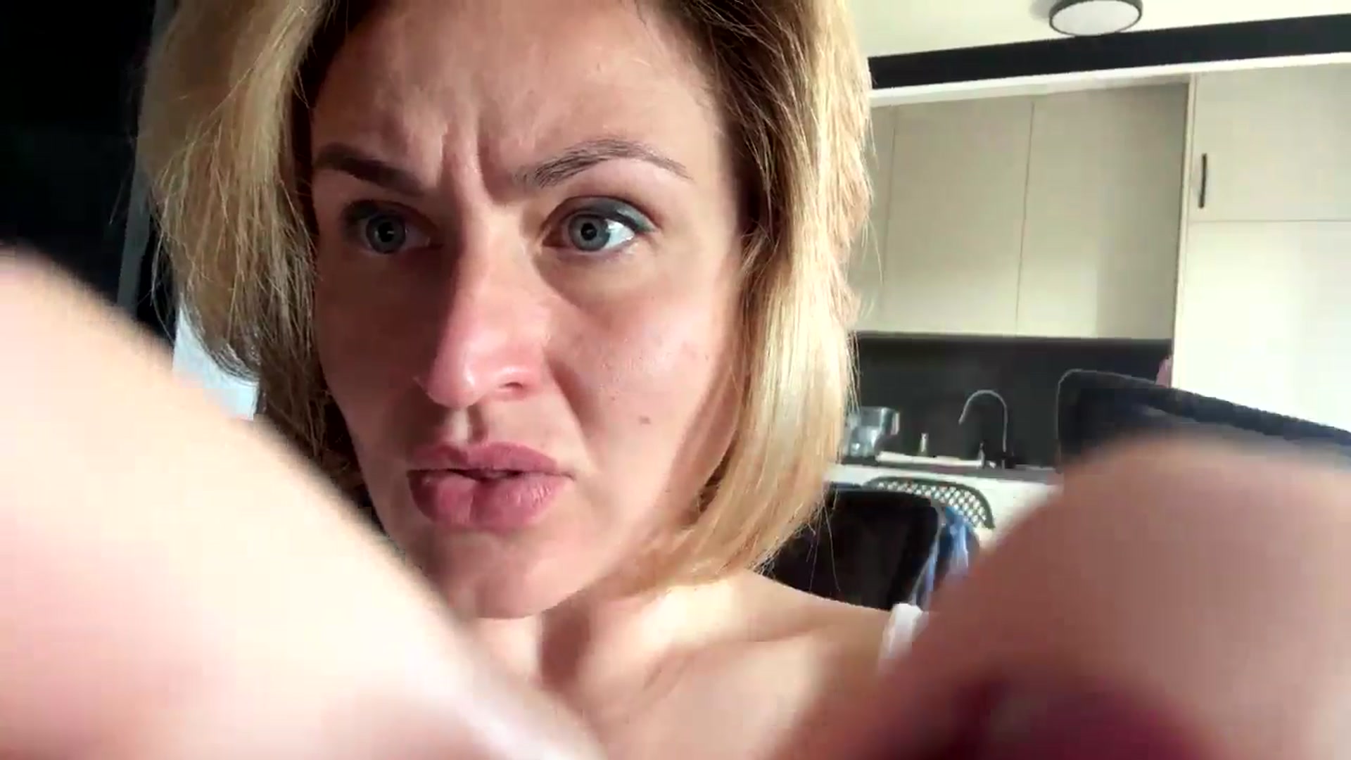 Gallery image thumbnail from AnyainLove's myfreecams stream on, 05/10/2026, 04:42 image 4 of 20