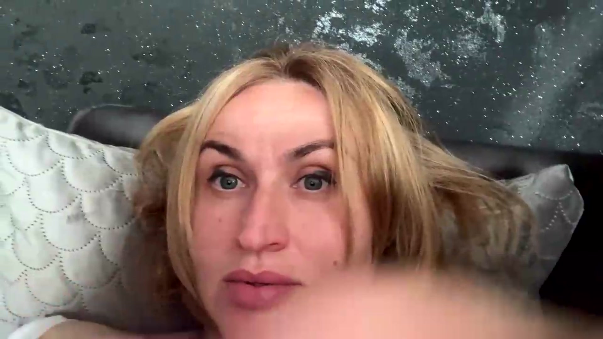 Gallery image thumbnail from AnyainLove's myfreecams stream on, 05/13/2026, 17:13 image 12 of 20