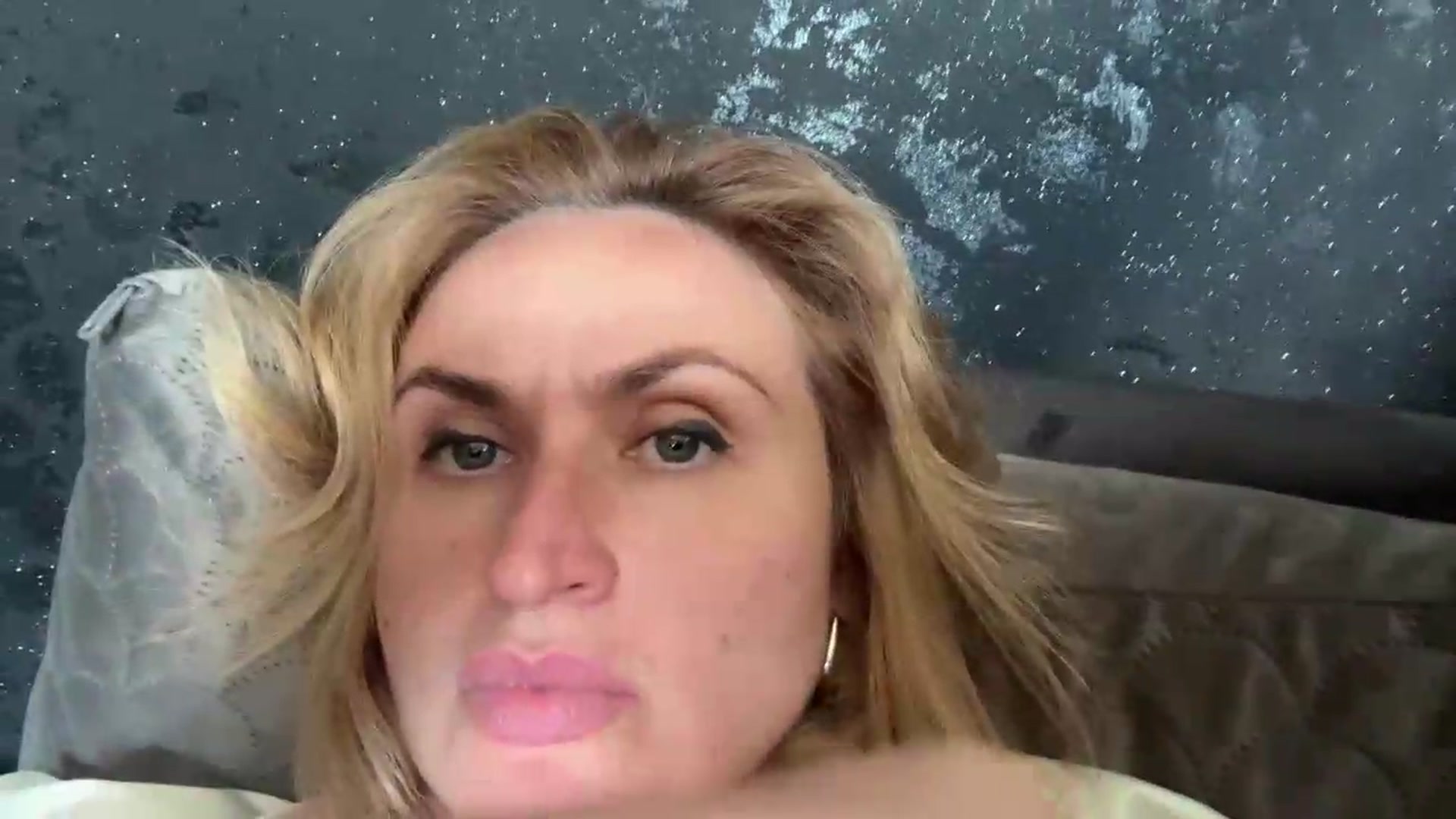 Gallery image thumbnail from AnyainLove's myfreecams stream on, 05/20/2026, 10:23 image 6 of 20