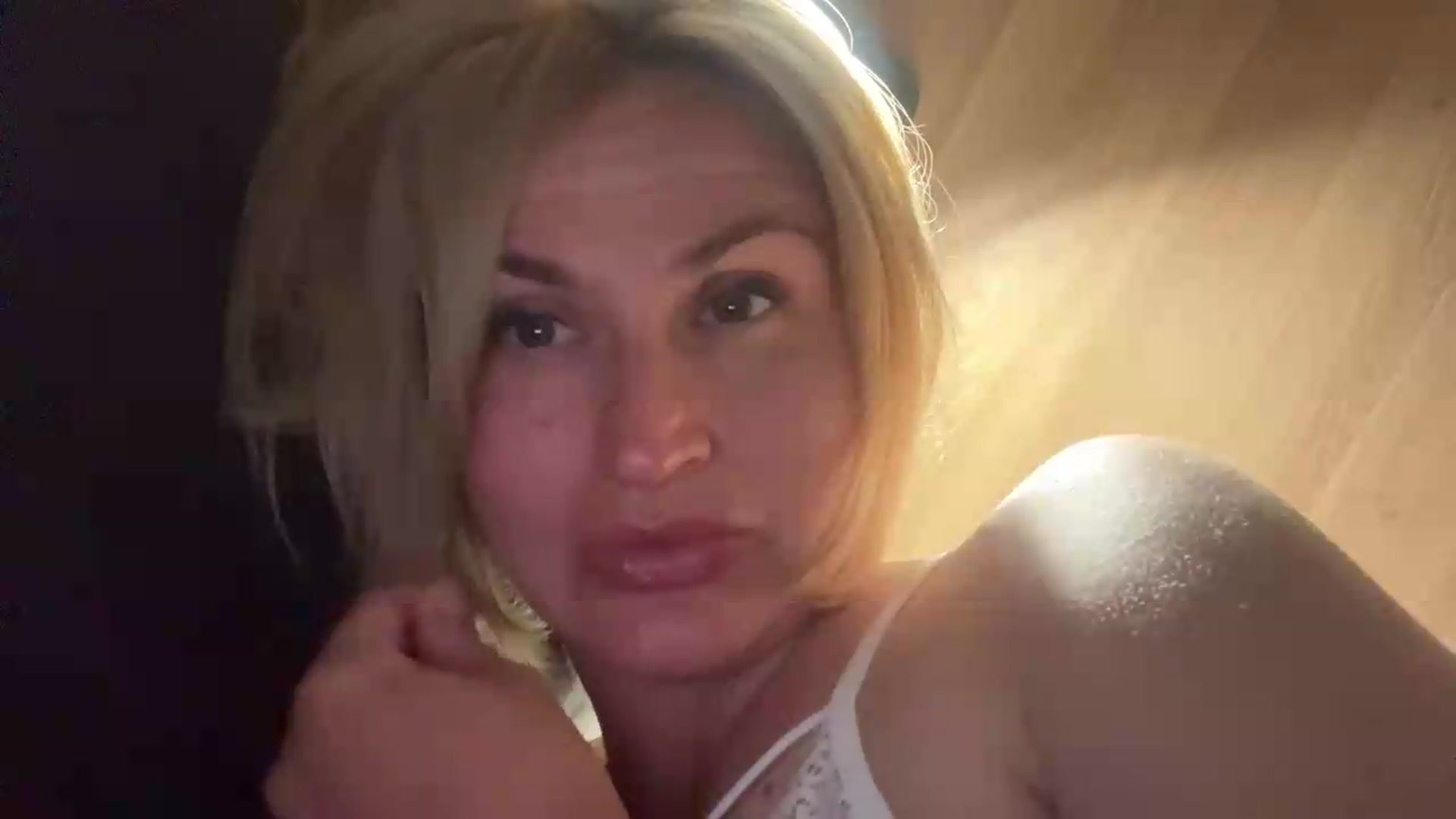 Gallery image thumbnail from AnyainLove's myfreecams stream on, 05/29/2026, 19:41 image 4 of 20