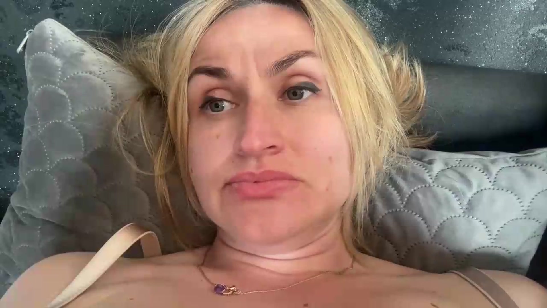 Gallery image thumbnail from AnyainLove's myfreecams stream on, 06/15/2026, 16:35 image 8 of 20