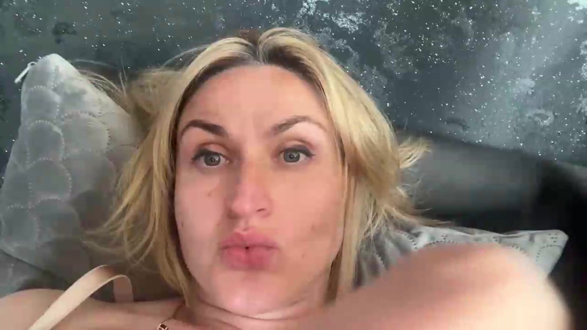 Gallery image thumbnail from AnyainLove's myfreecams stream on, 06/15/2026, 16:35 image 3 of 20