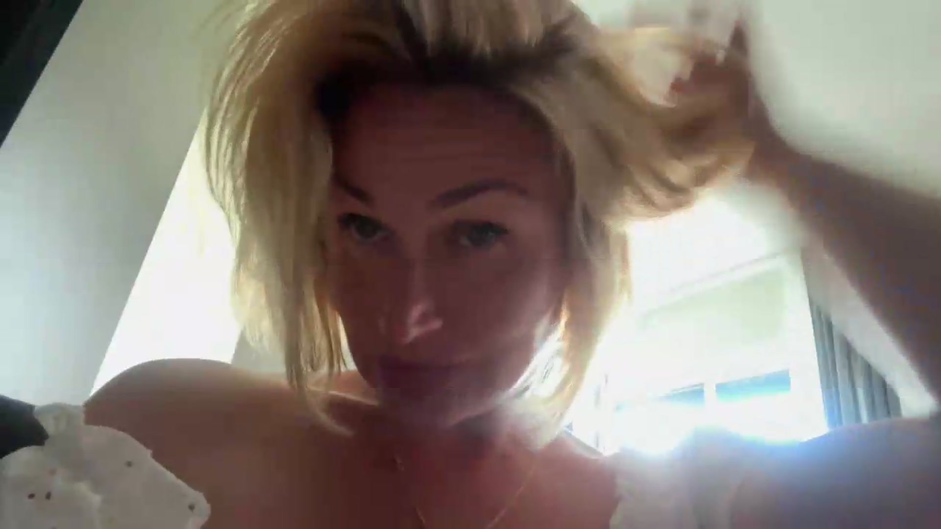 Gallery image thumbnail from AnyainLove's myfreecams stream on, 07/11/2026, 14:13 image 12 of 20