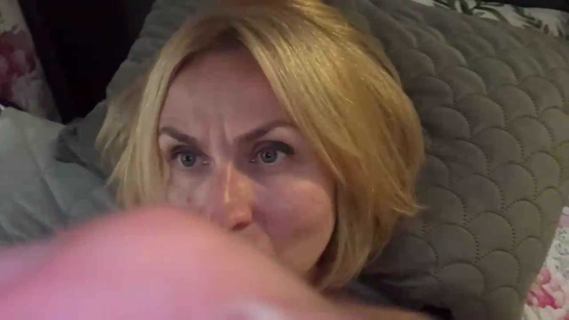 Gallery image thumbnail from AnyainLove's myfreecams stream on, 07/16/2026, 19:24 image 9 of 20