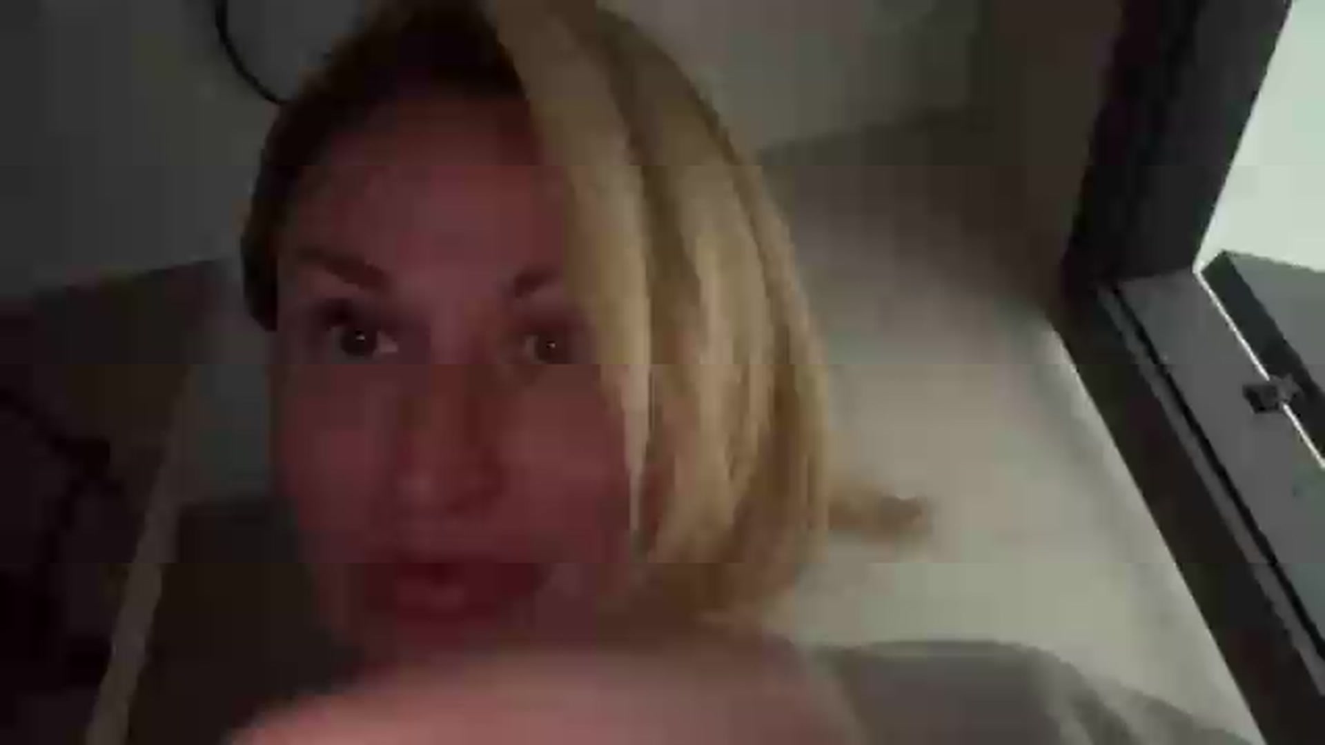 Gallery image thumbnail from AnyainLove's myfreecams stream on, 08/15/2026, 10:53 image 14 of 20