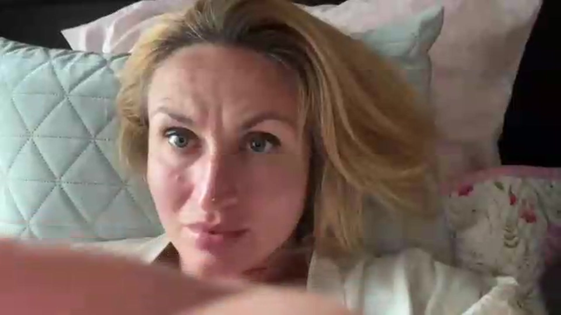 Gallery image thumbnail from AnyainLove's myfreecams stream on, 08/19/2026, 14:14 image 15 of 20
