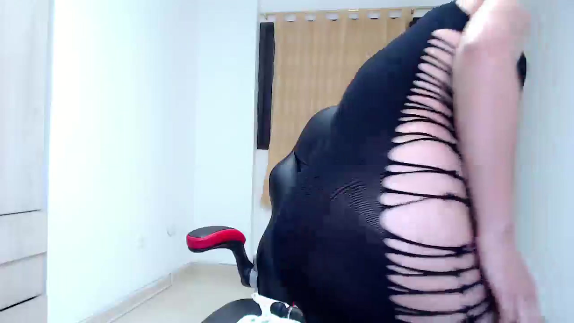 Gallery image thumbnail from Anyelin_23's myfreecams stream on, 07/04/2025, 14:29 image 8 of 20