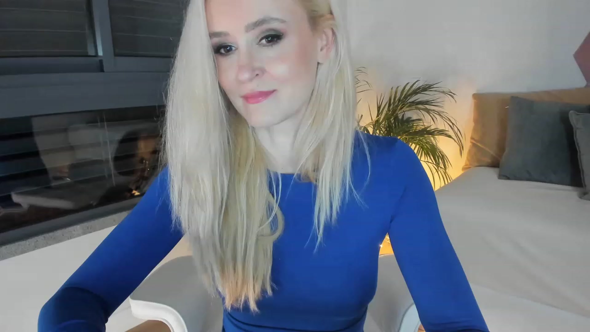 Gallery image thumbnail from AoifeOneal's myfreecams stream on, 01/06/2023, 19:11 image 17 of 20