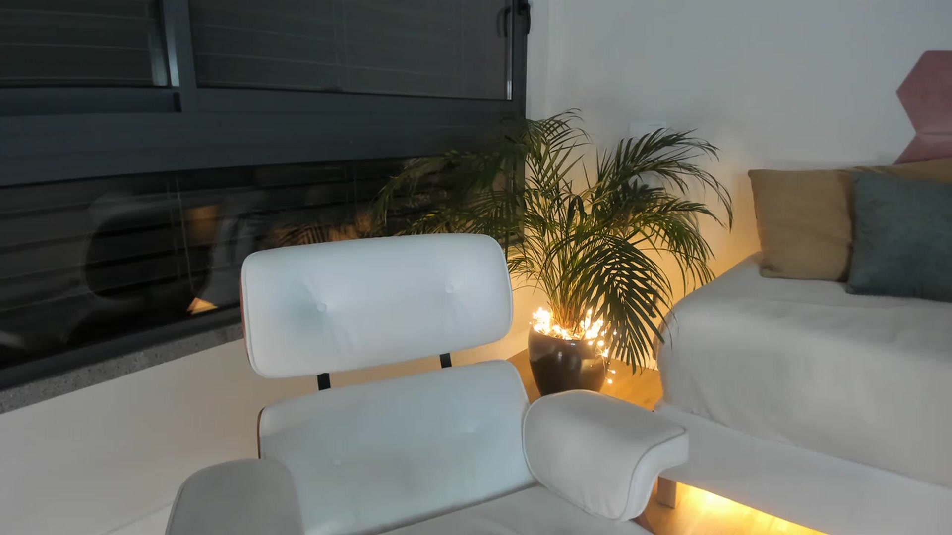 Gallery image thumbnail from AoifeOneal's myfreecams stream on, 01/18/2023, 21:12 image 6 of 20