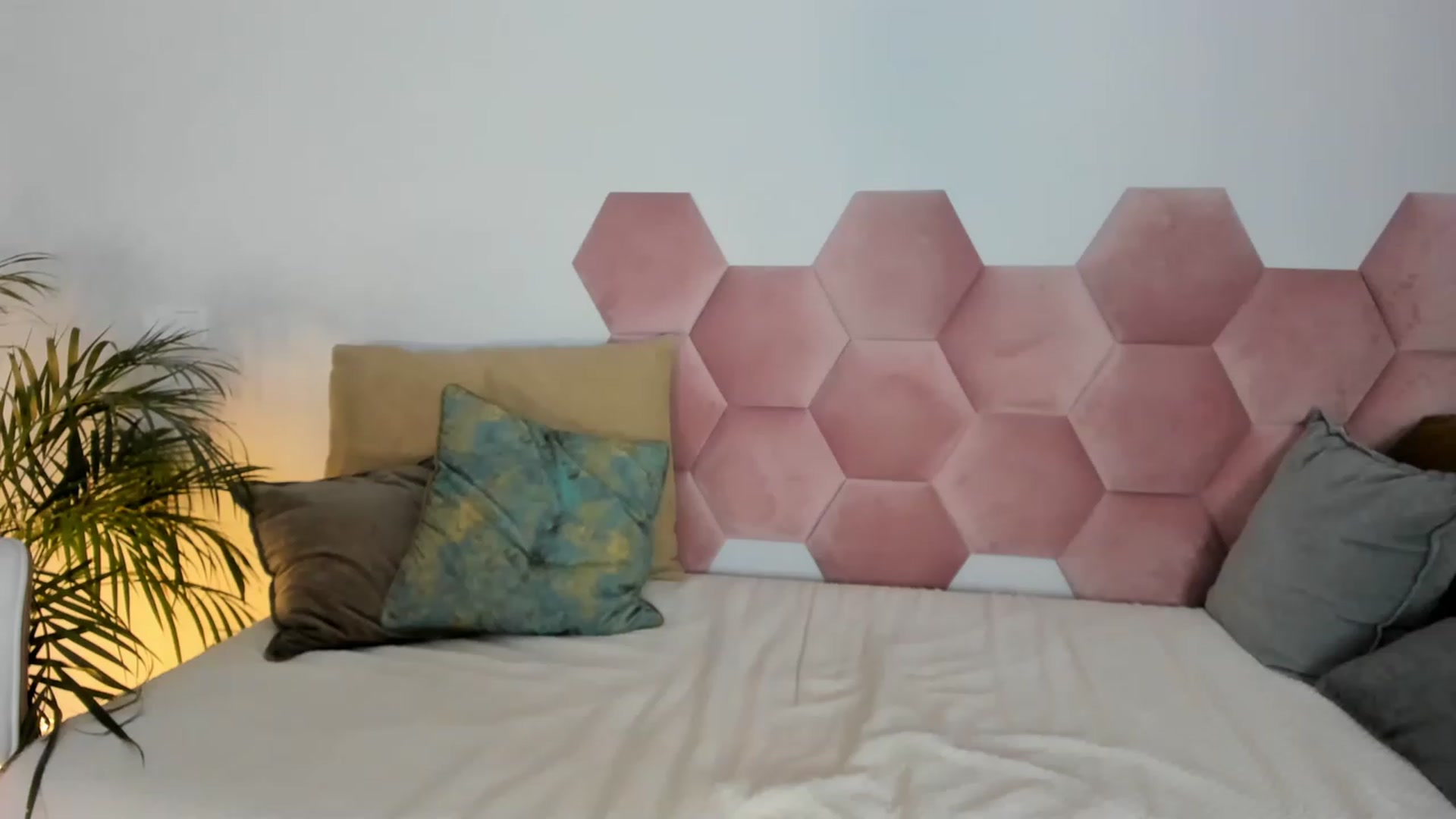 Gallery image thumbnail from AoifeOneal's myfreecams stream on, 01/27/2023, 20:55 image 11 of 20